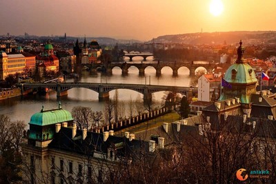 WEEKEND MAJOWY Czechy- Praga 